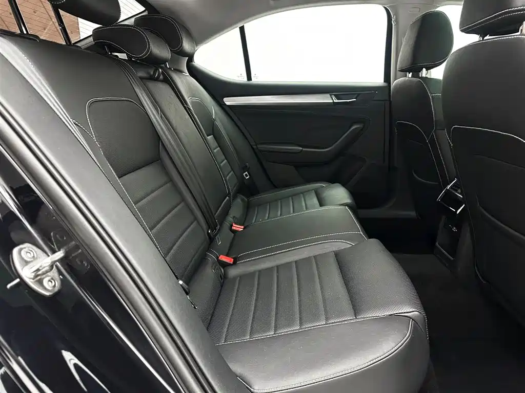 Superb 2023 facelift TSI280 DSG exclusive version купить на сайте DeffCars