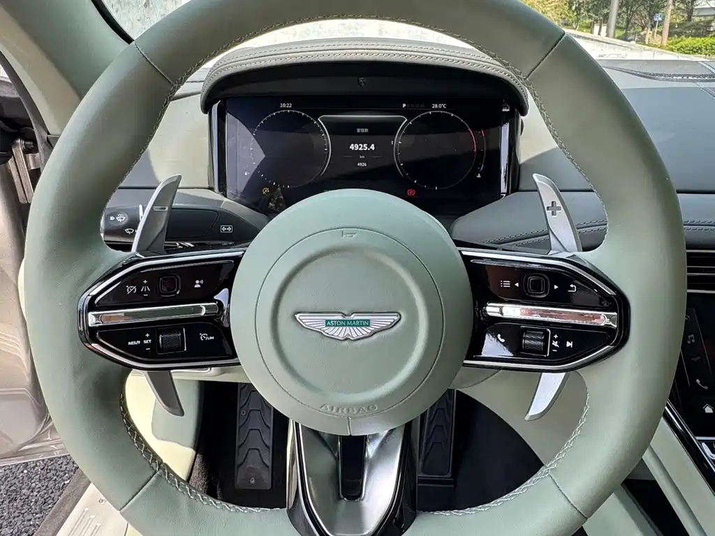 Aston Martin DB12 2023 4.0T V8 Coupe купить на сайте DeffCars