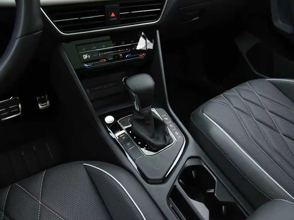 Tiguan L 2023 facelift 330TSI automatic two-wheel drive R-Line version купить на сайте DeffCars