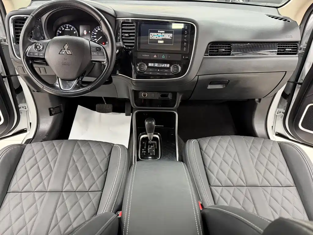 Outlander 2021 facelift 2.0L 2WD Enjoy Edition 5 seats купить на сайте DeffCars