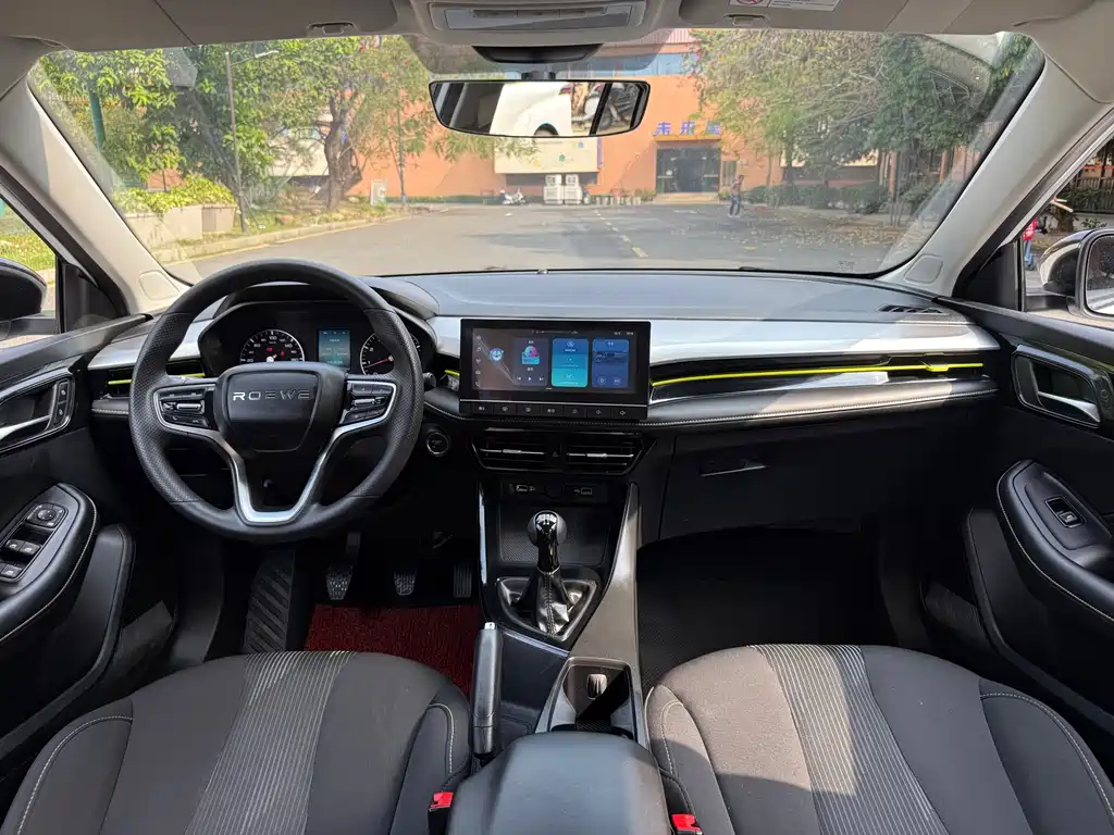 Roewe i5 2021 1.5L manual platinum version купить на сайте DeffCars