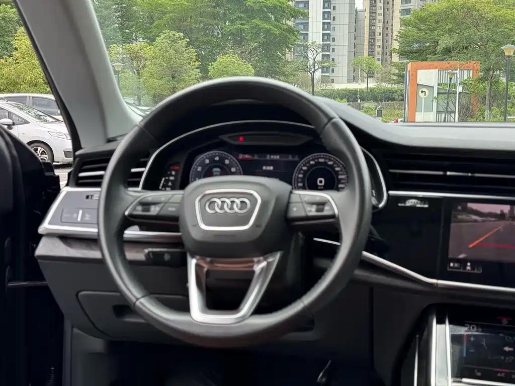 Audi Q8 2019 55 TFSI luxury and dynamic model купить на сайте DeffCars