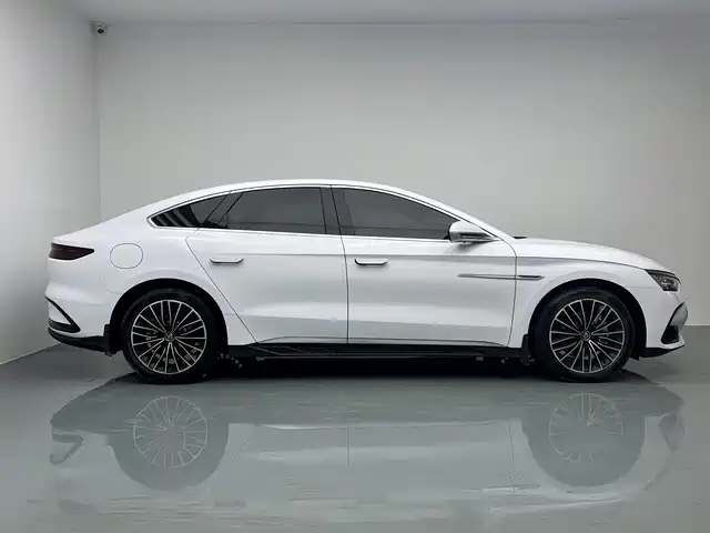 Han 2022 DM-i 121km Venerable купить на сайте DeffCars