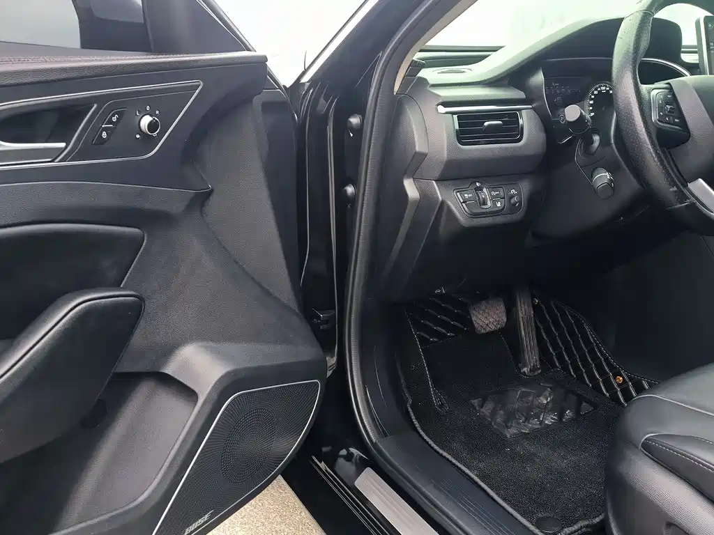 Hongqi H5 2020 1.8T automatic smart connected flag version купить на сайте DeffCars
