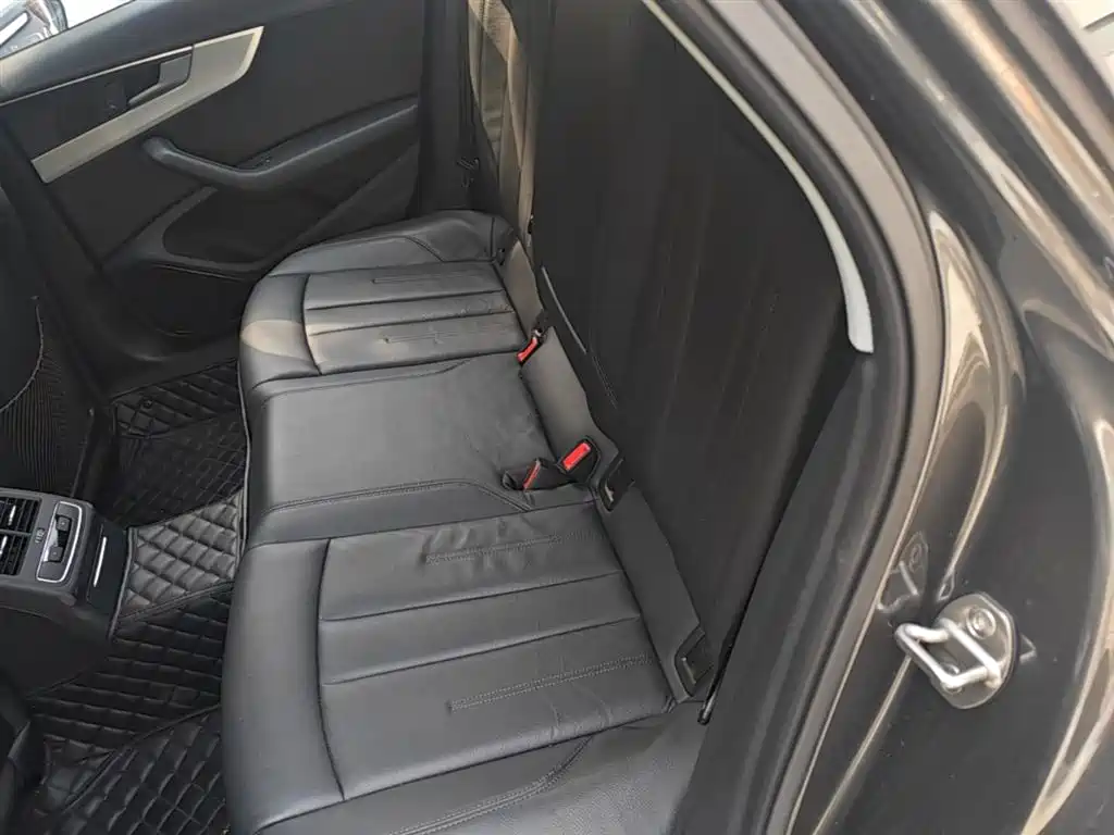 Audi A4L 2019 40 TFSI Fashion Type National VI купить на сайте DeffCars