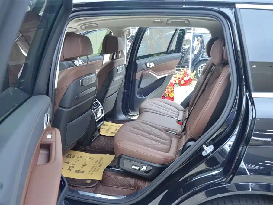 BMW X7 2024 xDrive40i Leading Luxury Package купить на сайте DeffCars