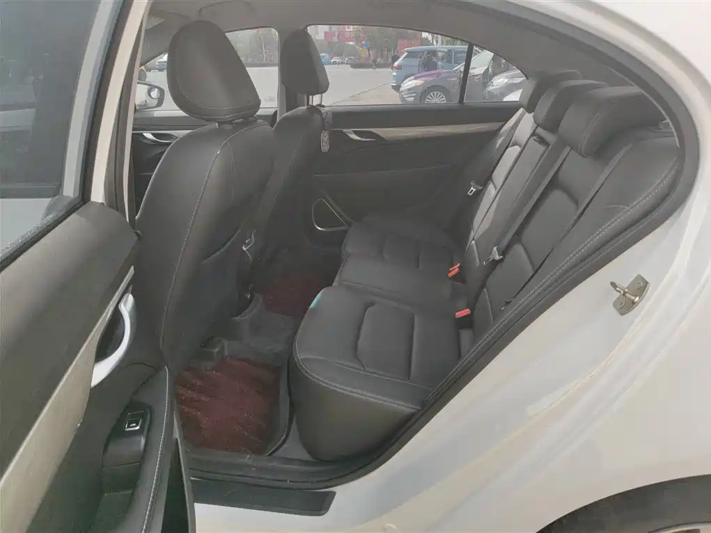 Emgrand 2019 Leading Edition 1.5L CVT Luxury Type National VI купить на сайте DeffCars