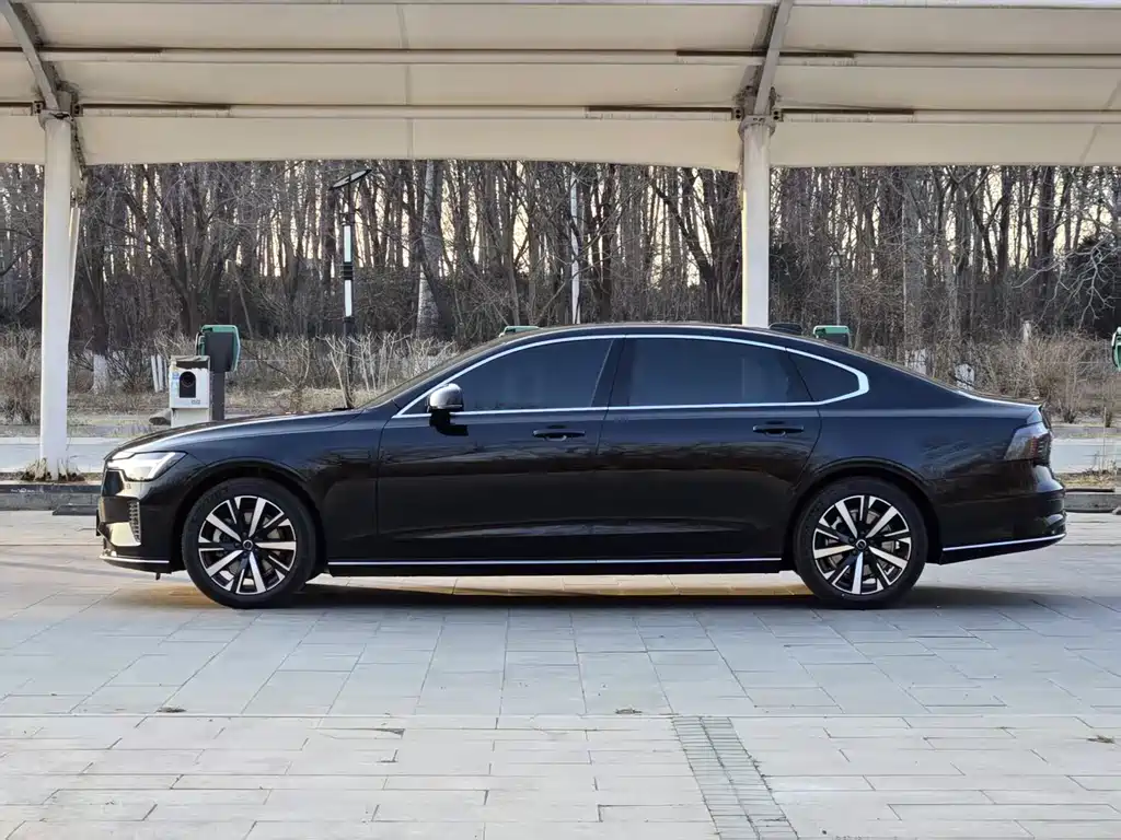 Volvo S90 2026 B5 Zhiyi Luxury Edition купить на сайте DeffCars