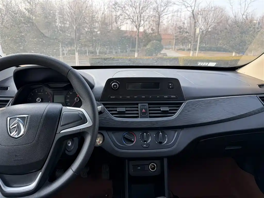 Baojun 310 2016 1.2L manual comfort model купить на сайте DeffCars