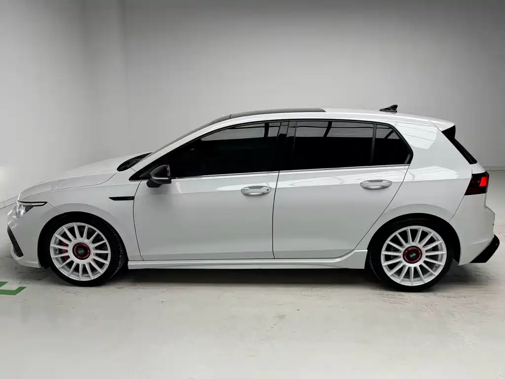 Golf 2023 facelift 280TSI DSG Pro купить на сайте DeffCars