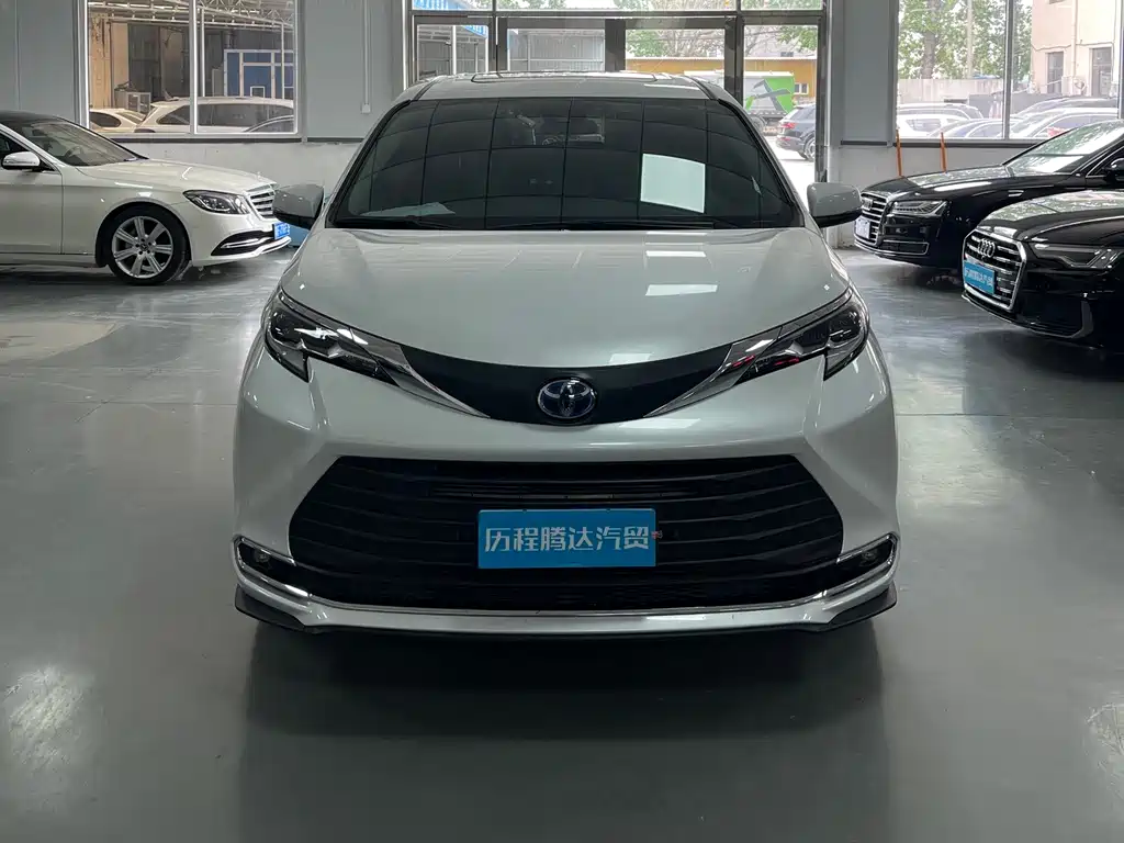 SIENNA 2023 2.5L Hybrid Comfort Edition купить на сайте DeffCars
