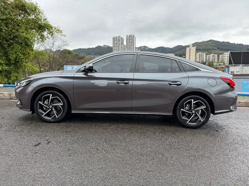 MG5 2021 300TGI DCT Green Luxury Edition купить на сайте DeffCars