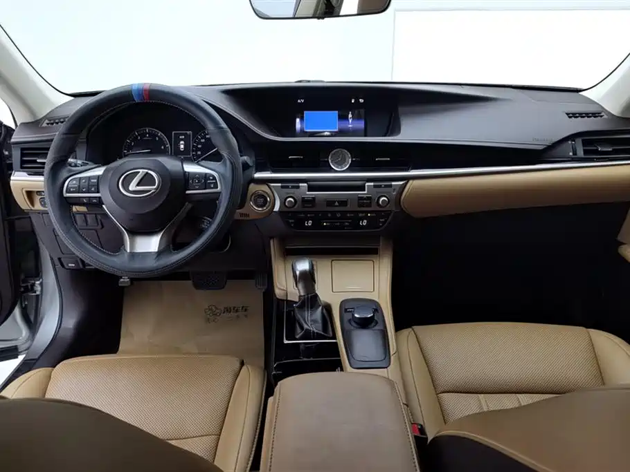 Lexus ES 2015 200 Elite Edition купить на сайте DeffCars