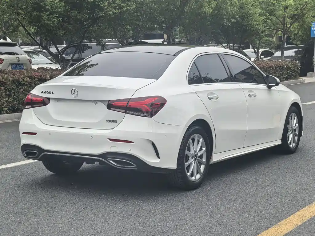 Mercedes-Benz A-Class 2023 A 200 L Dynamic купить на сайте DeffCars