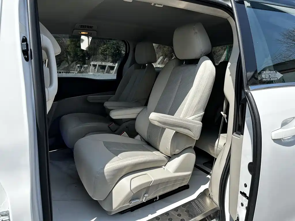 Buick GL8 2021 Land Business Class 652T Comfort купить на сайте DeffCars