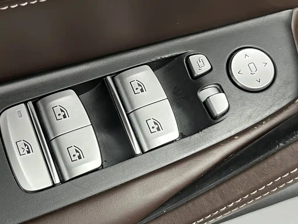 BMW 5 Series 2018 Modified 530Li Leading Luxury Package купить на сайте DeffCars