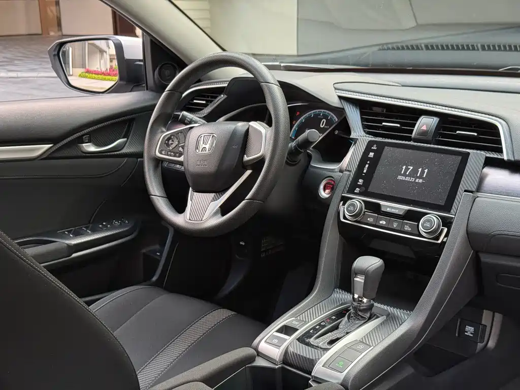 Civic 2016 220TURBO CVT Deluxe Edition купить на сайте DeffCars