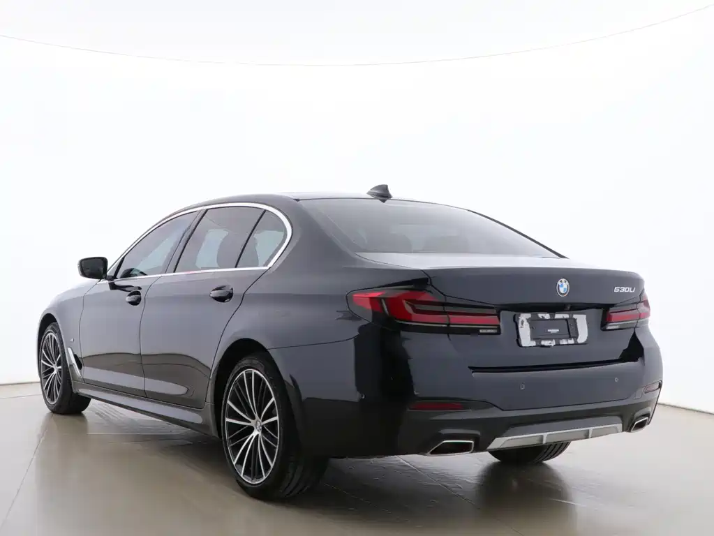 BMW 5 Series 2023 530Li Leading M Sports Package купить на сайте DeffCars