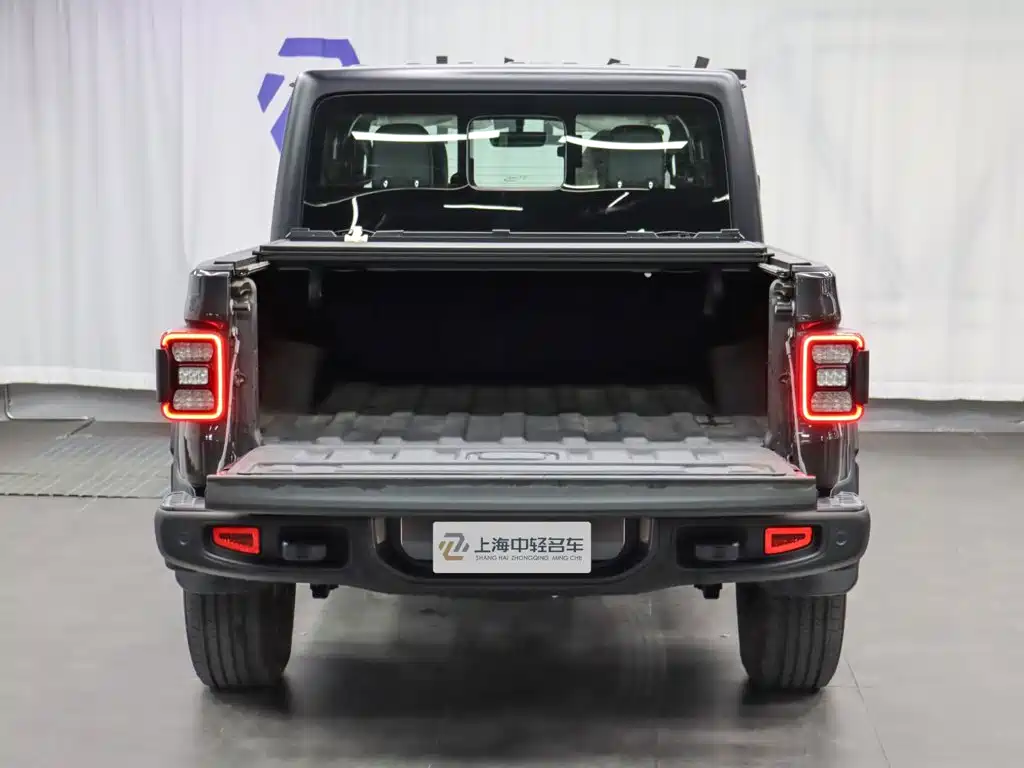 Gladiator 2023 3.6L Overland купить на сайте DeffCars