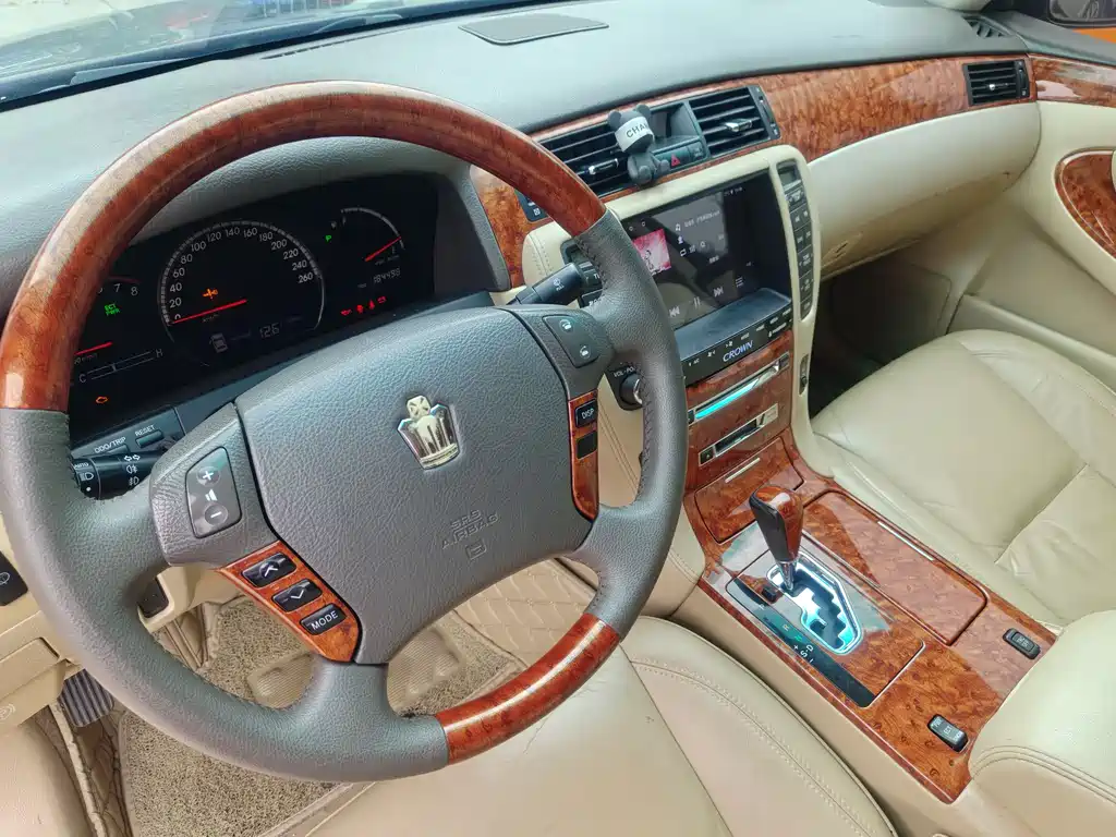 Crown 2007 3.0L Royal Saloon Navigation купить на сайте DeffCars
