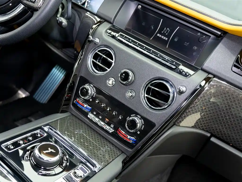 Cullinan 2020 Black Badge купить на сайте DeffCars