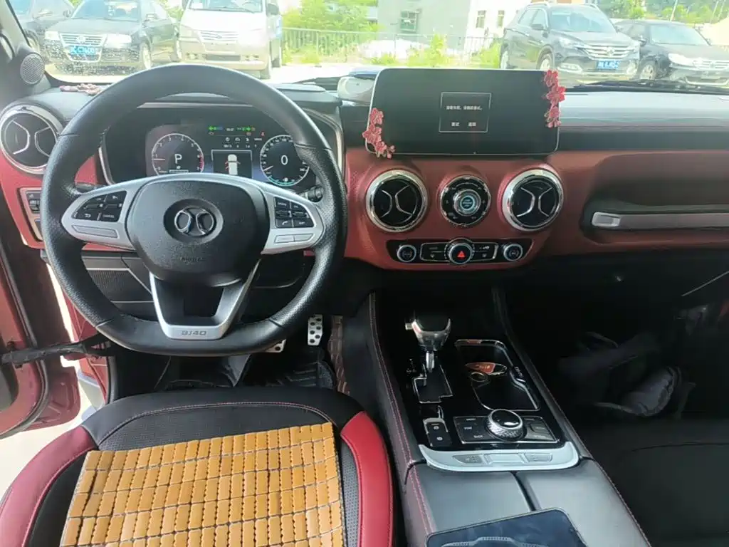 Beijing Off-Road BJ40 2019 PLUS 2.3T automatic four-wheel drive flagship version National VI купить на сайте DeffCars