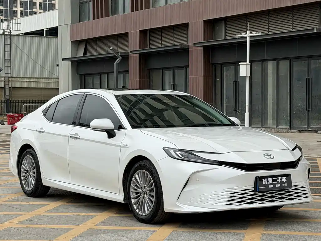 Camry 2024 Shuangqing 2.0HGVP Deluxe Edition купить на сайте DeffCars