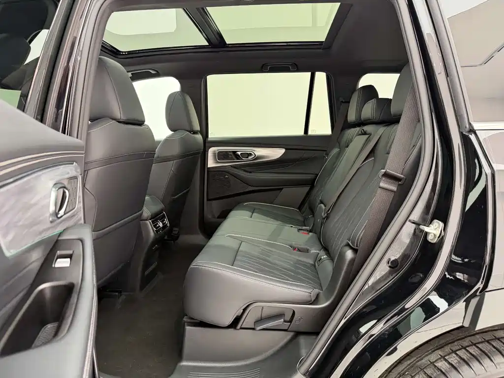 Trumpchi GS8 2025 Pilot Series 2.0TGDI two-wheel drive luxury version 5 seats купить на сайте DeffCars