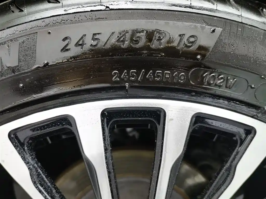 Mercedes-Benz V-Class 2021 V 260 L Long Wheelbase Luxury Edition купить на сайте DeffCars