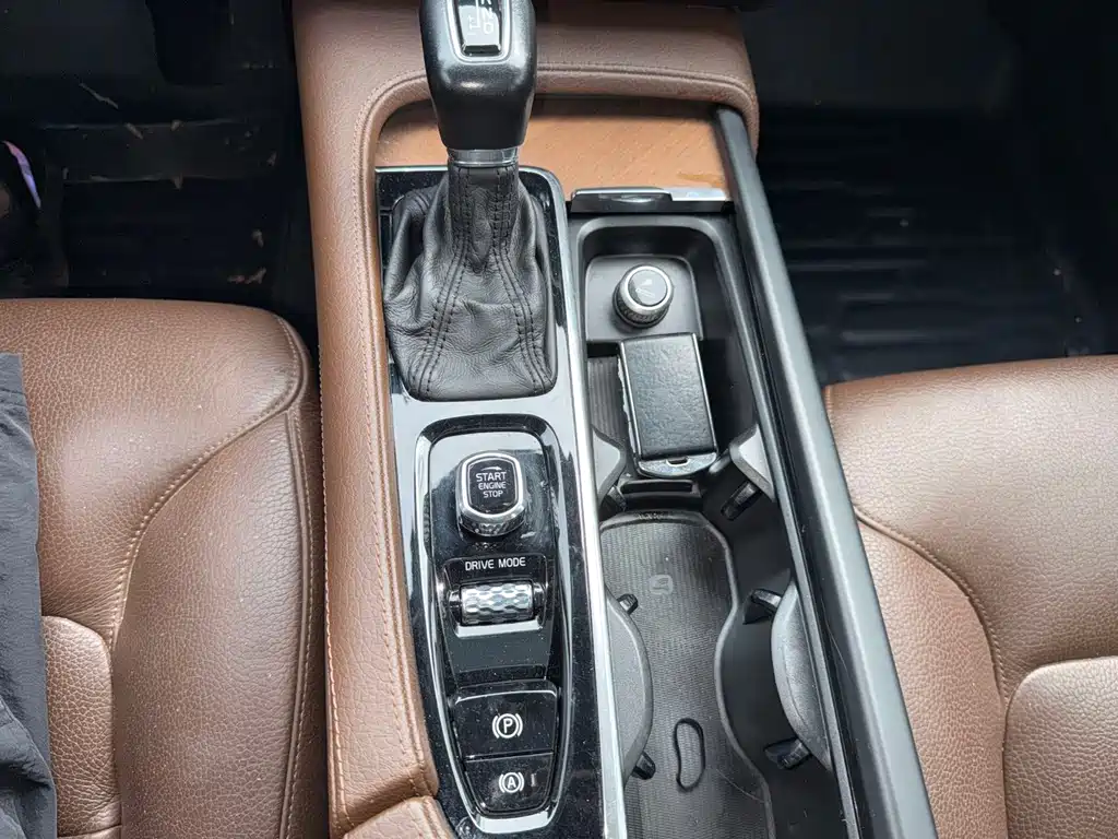 Volvo S90 2019 T5 Smart Edition купить на сайте DeffCars