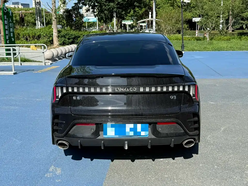 Lynk & Co 03 2023 1.5TD DCT Plus купить на сайте DeffCars