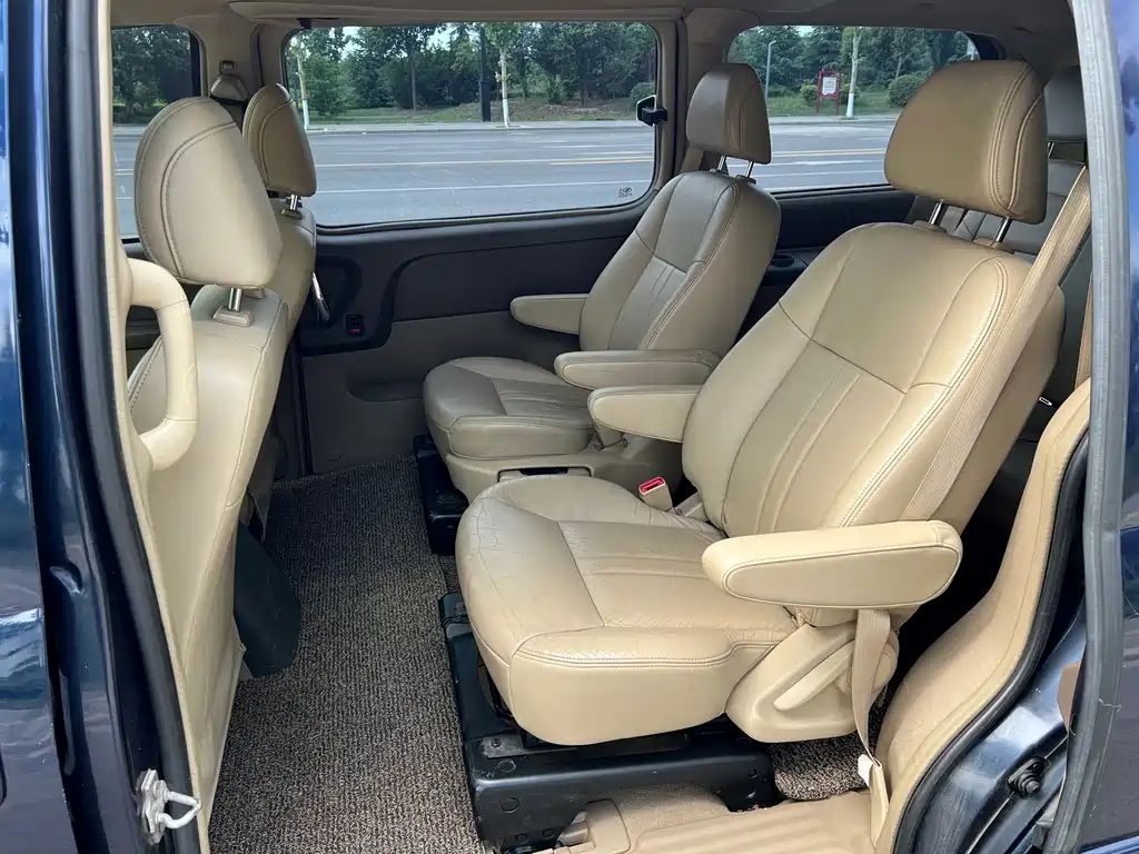Buick GL8 2011 2.4L LT Executive Edition купить на сайте DeffCars
