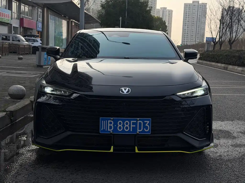 Changan UNI-V 2023 2.0T Speed ​​Edition купить на сайте DeffCars