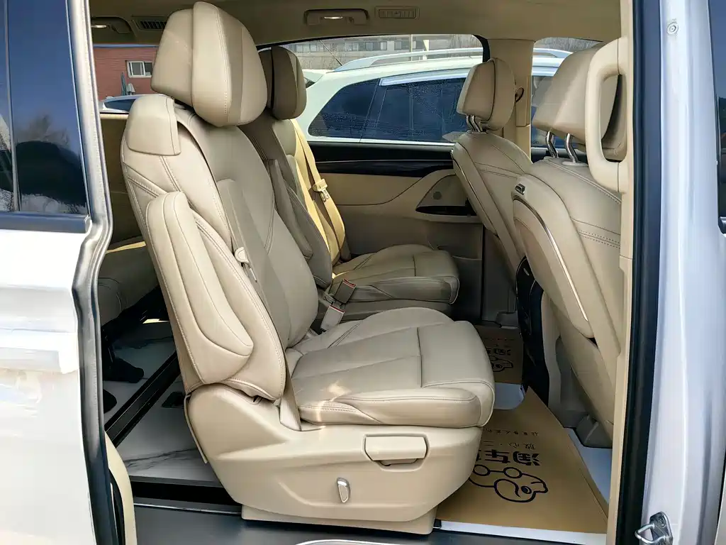 Buick GL8 2023 ES Lu Zun Exclusive Model купить на сайте DeffCars