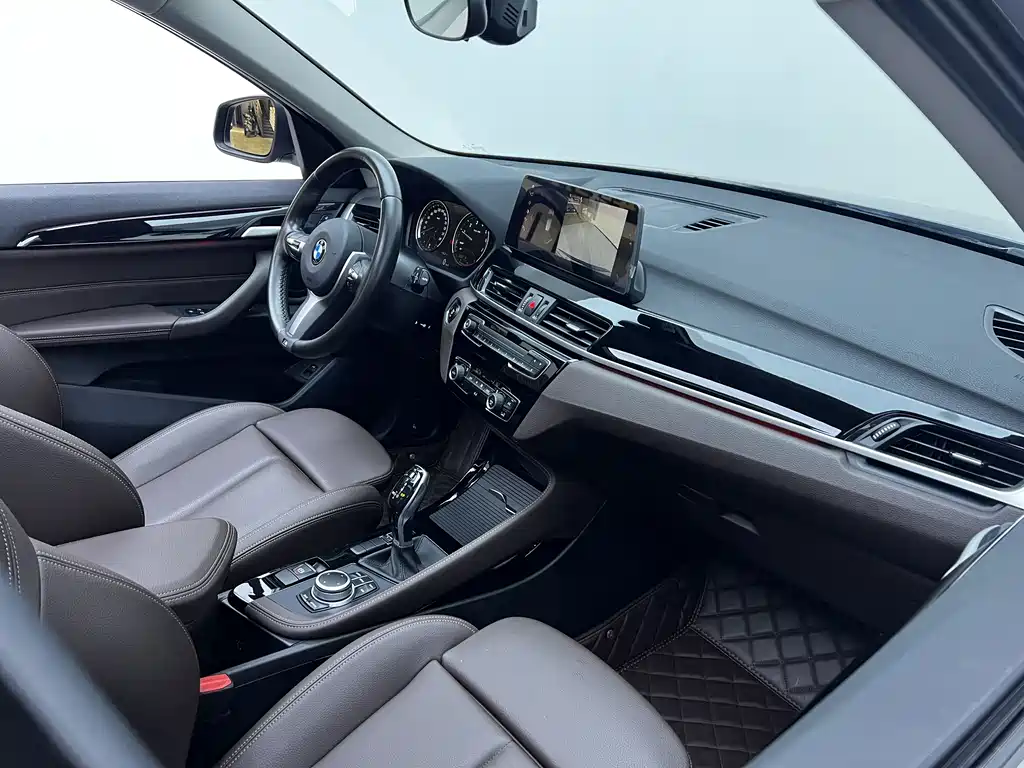 BMW X1 2020 sDrive20Li Exclusive Model купить на сайте DeffCars