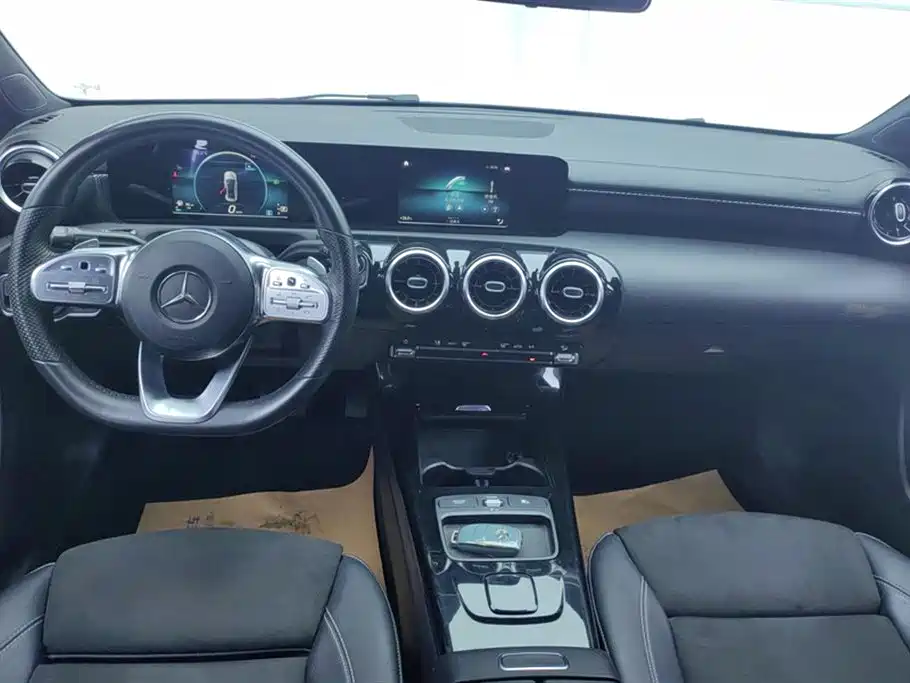 Mercedes-Benz A-Class 2019 facelift A 180 L sports sedan купить на сайте DeffCars