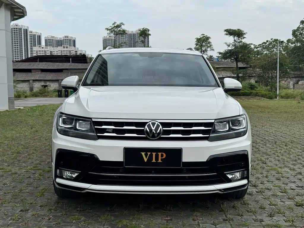 Tiguan L 2021 330TSI automatic two-wheel drive R-Line version купить на сайте DeffCars