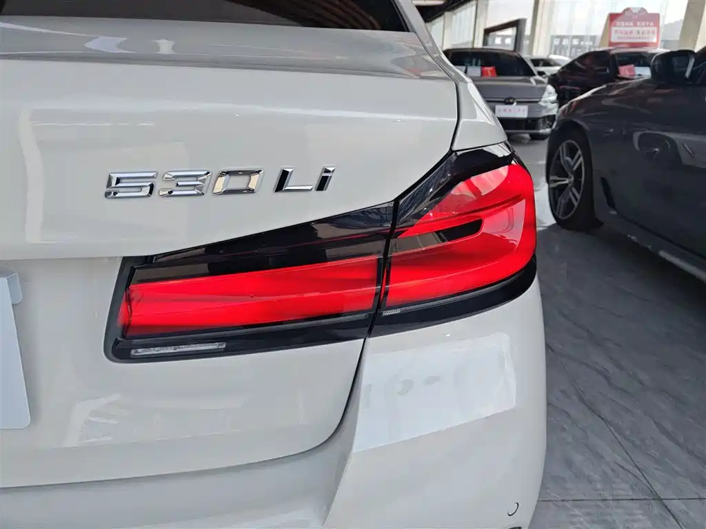 BMW 5 Series 2023 facelift 530Li leading M sports package купить на сайте DeffCars