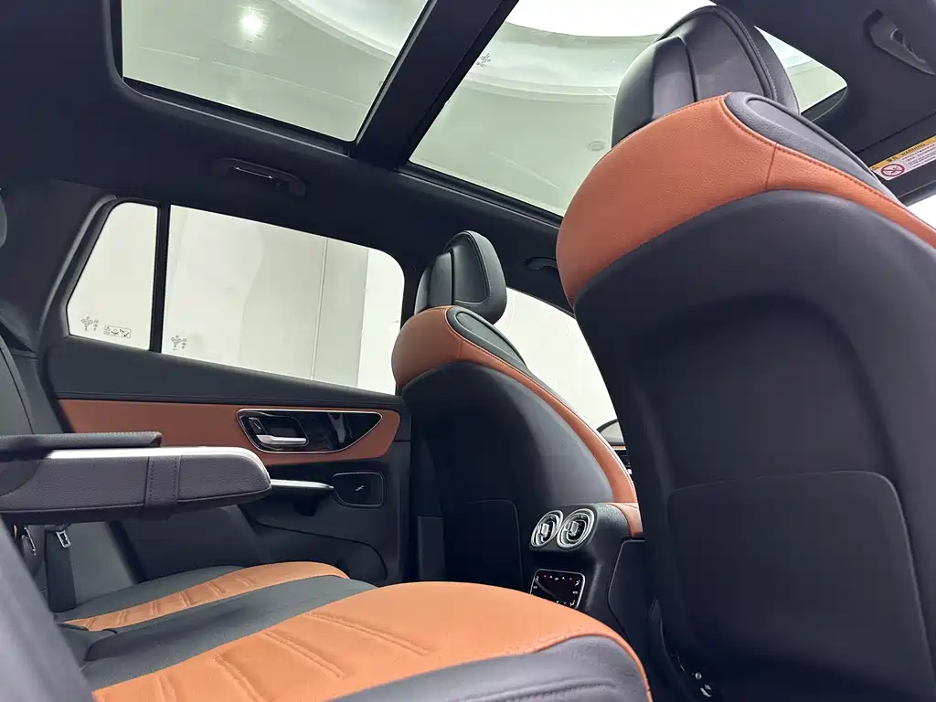 Mercedes-Benz GLC 2024 GLC 260 L 4MATIC luxury model 5 seats купить на сайте DeffCars
