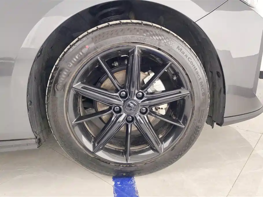 Changan UNI-V 2024 1.5T high-energy version купить на сайте DeffCars
