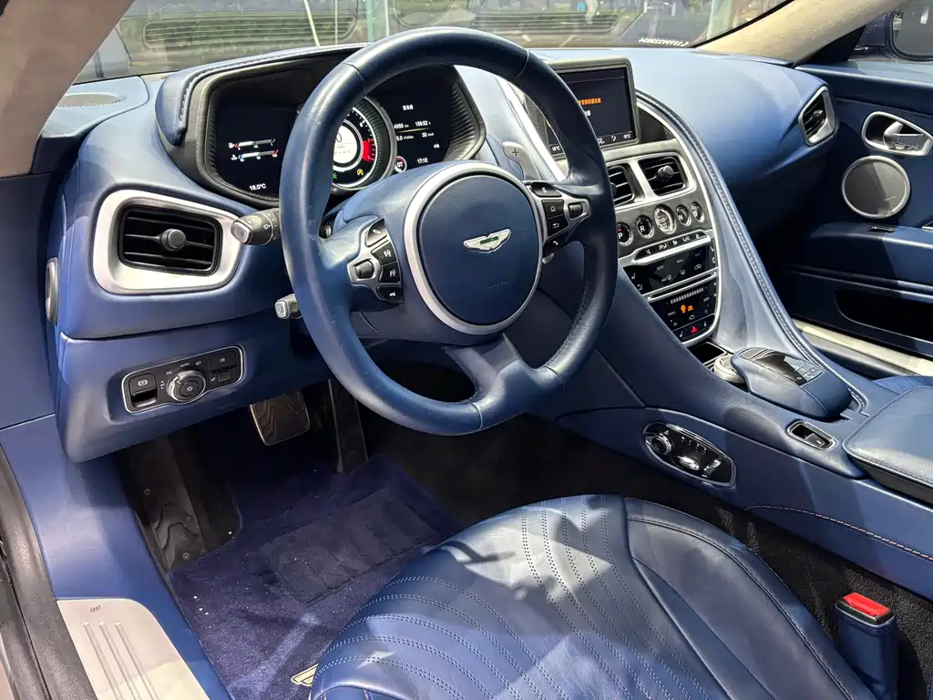 Aston Martin DB11 2019 4.0T V8 Coupe купить на сайте DeffCars