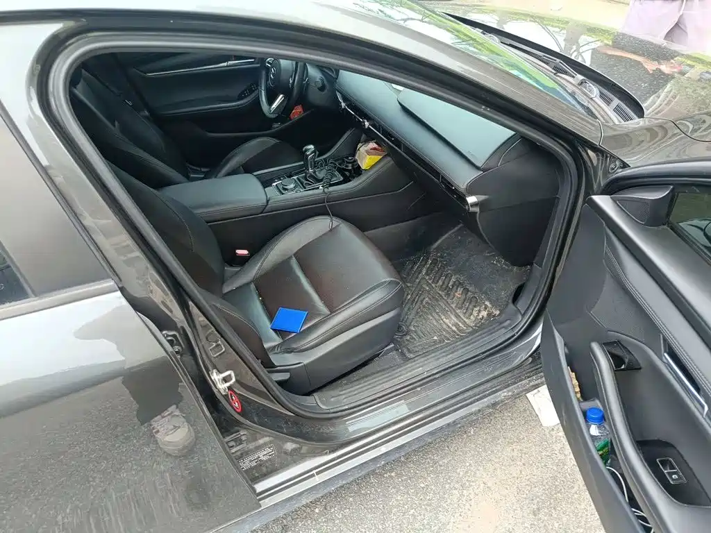 Mazda3 Angkesela 2022 2.0L Automatic Premium Edition купить на сайте DeffCars