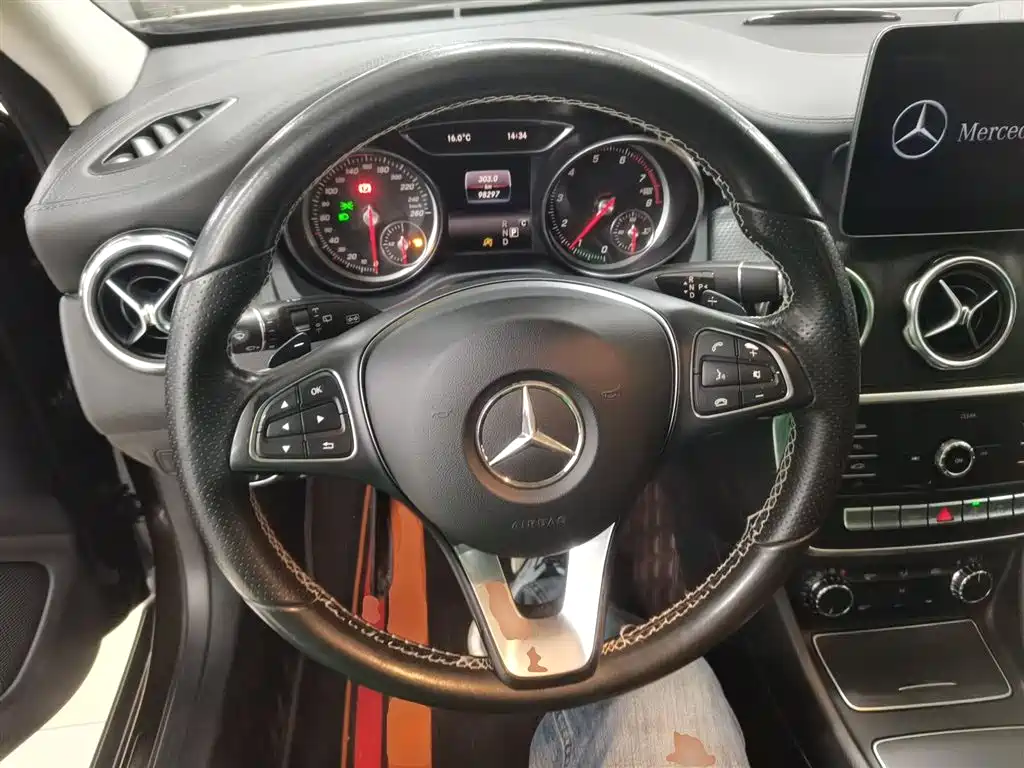 Mercedes-Benz GLA 2018 GLA 200 Fashion Model купить на сайте DeffCars