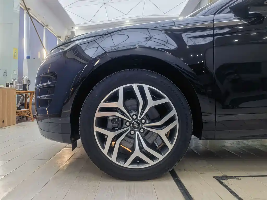 Range Rover Evoque 2023 Evoque L 249PS Deluxe Edition купить на сайте DeffCars