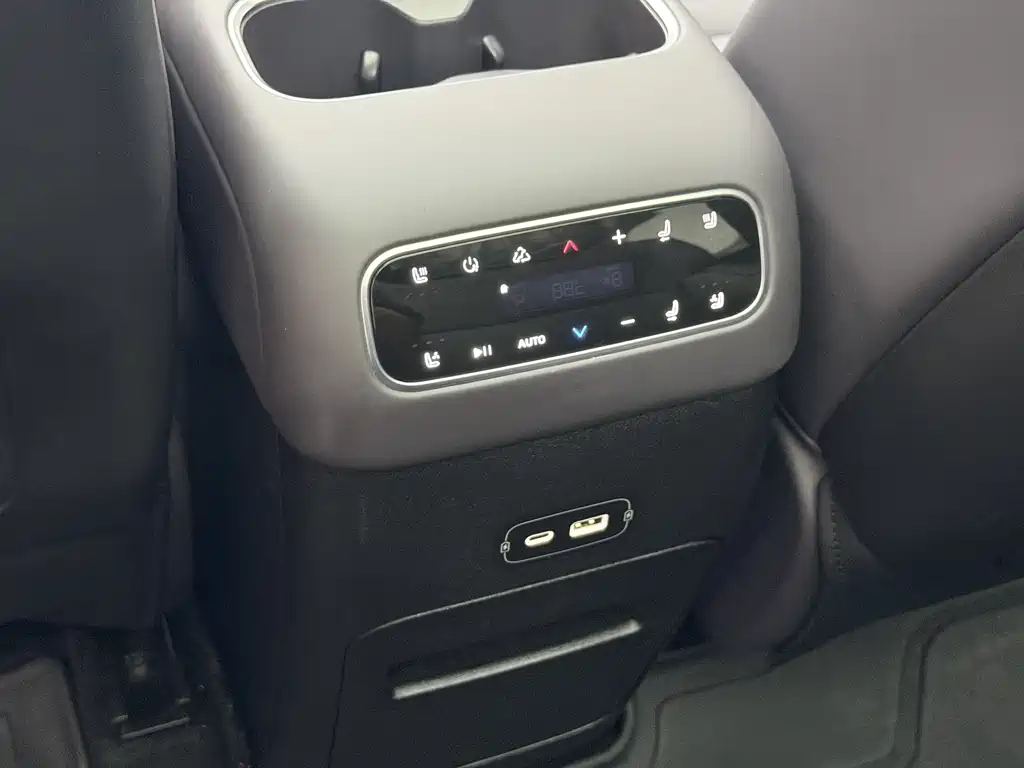 C16 2026 Extended Range 280 Lidar Zhizun Edition 6-seater купить на сайте DeffCars