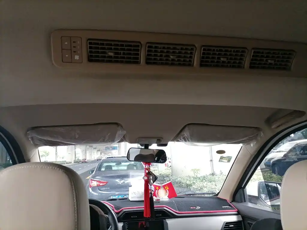 Hongguang 2021 facelift 1.5L S standard hydraulically assisted LAR купить на сайте DeffCars