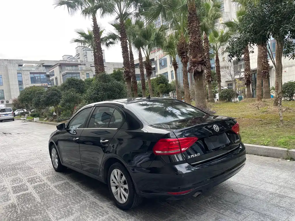 Lavida 2017 1.6L manual comfort version купить на сайте DeffCars