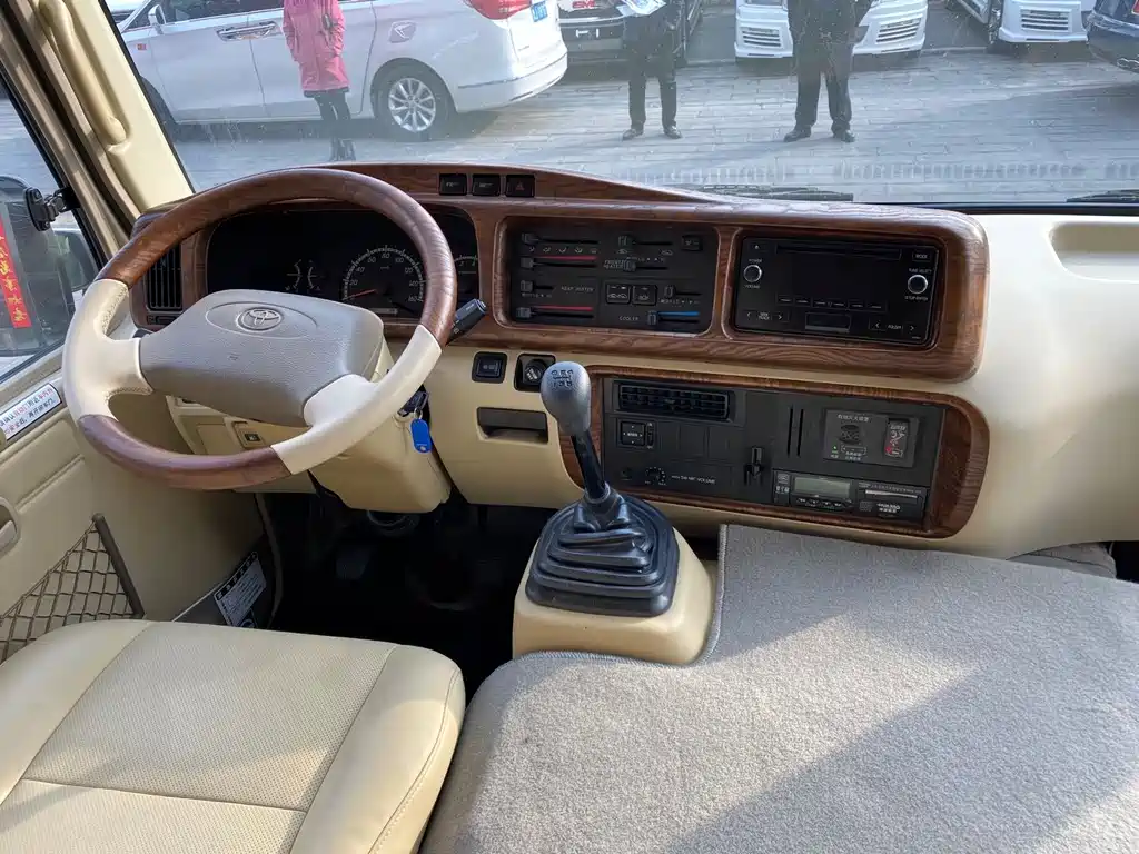 Coaster 2019 4.0L premium car GRB53L-ZCMSK 20-seat special edition 9GR купить на сайте DeffCars