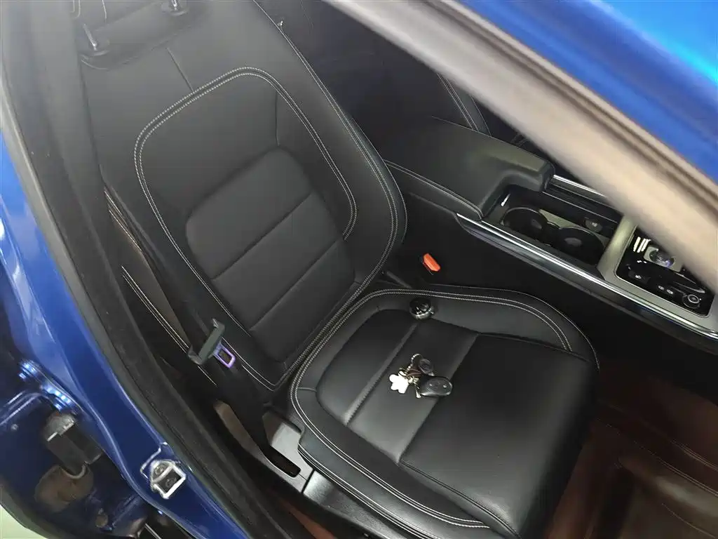 Jaguar XEL 2020 2.0T 200PS R-DYNAMIC Youth Sports Edition купить на сайте DeffCars