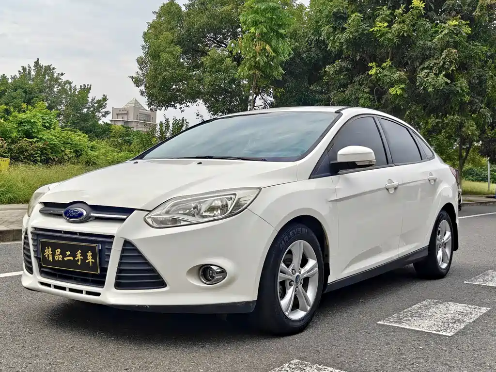 Focus 2012 Three-Car 1.6L Automatic Stylish Edition купить на сайте DeffCars